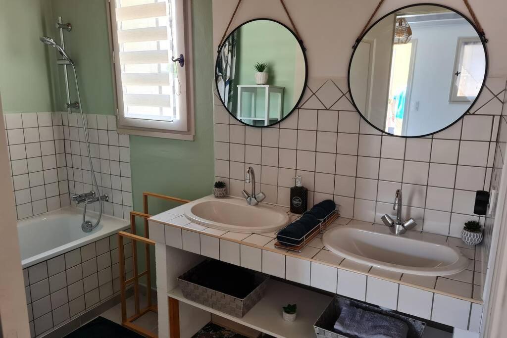 Appart Cosy Avec Son Exterieur Chaleureux,Piscine Et Parking Prive Fontvieille Eksteriør bilde