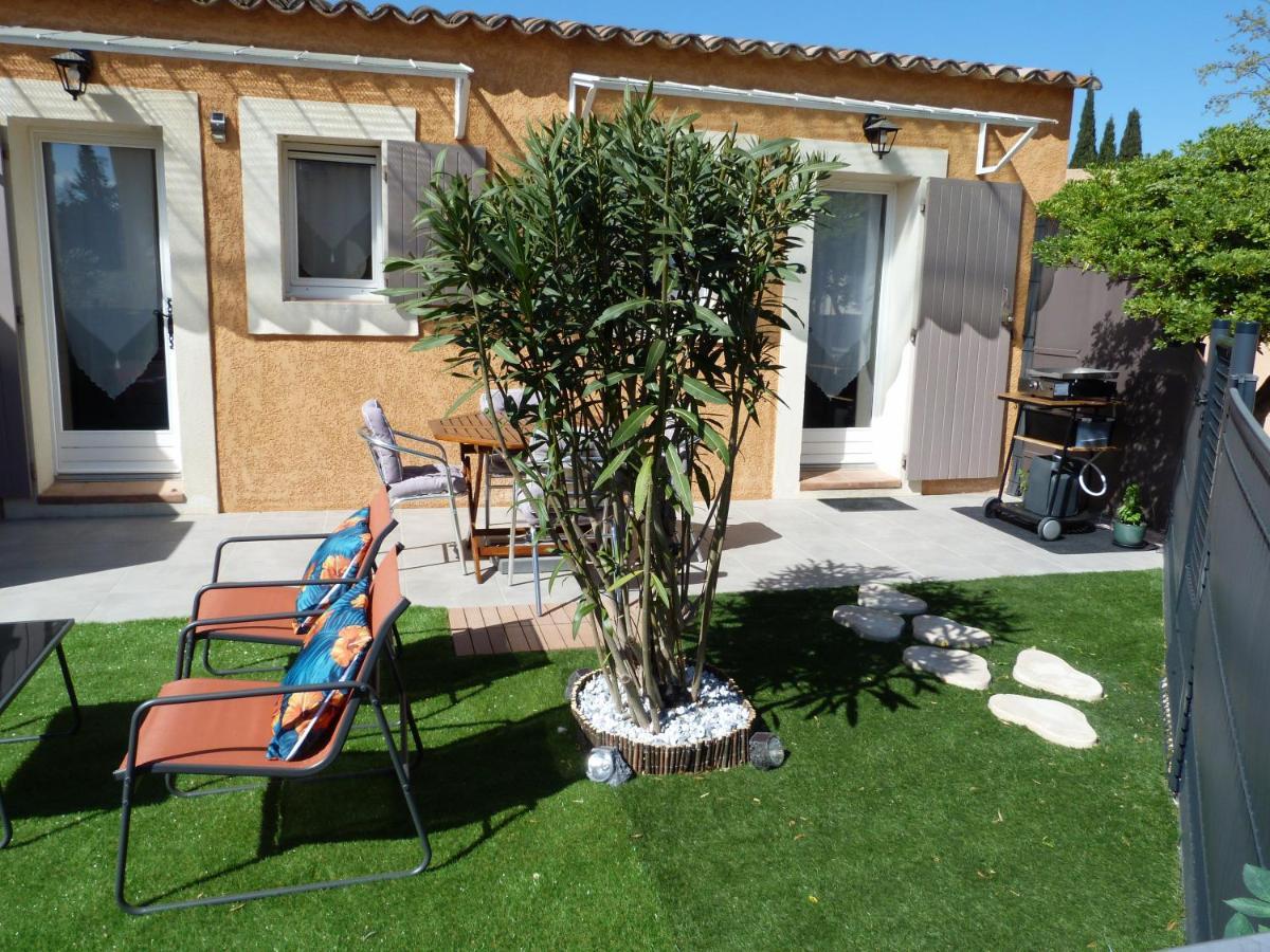 Appart Cosy Avec Son Exterieur Chaleureux,Piscine Et Parking Prive Fontvieille Eksteriør bilde